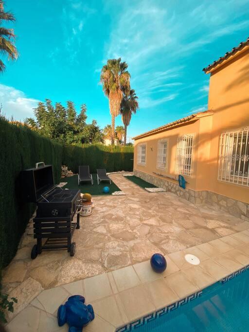 Impresionante Villa Con Piscina - Oliva Nova Экстерьер фото